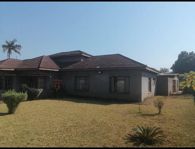 3 BEDROOM HOUSE FOR SALE IN SHAYANDIMA
